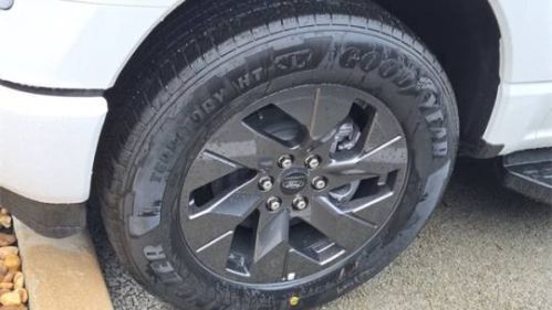 2025 Ford F-150 Lightning - Images - 6