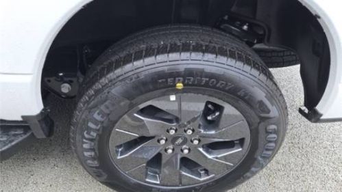 2025 Ford F-150 Lightning - Images - 9