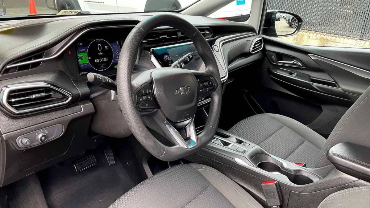 2023 Chevrolet Bolt - Images - 8