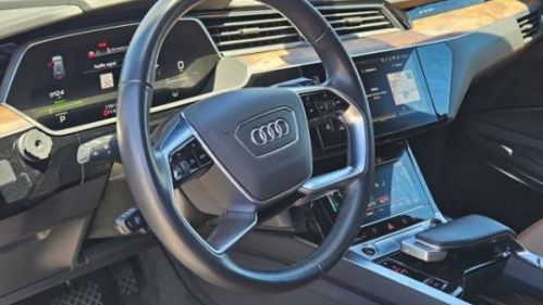 2022 Audi e-tron - Images - 8