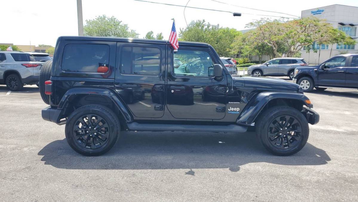 2021 Jeep Wrangler - Images - 4