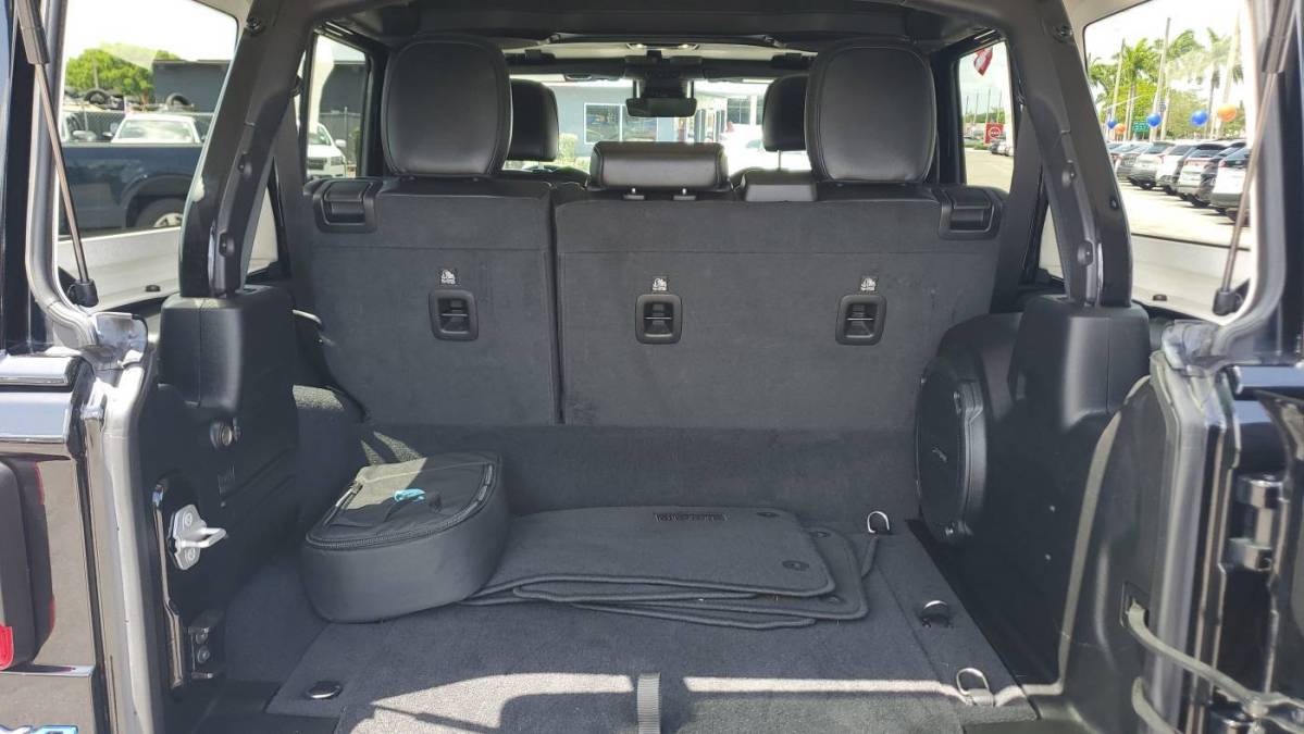 2021 Jeep Wrangler - Images - 11