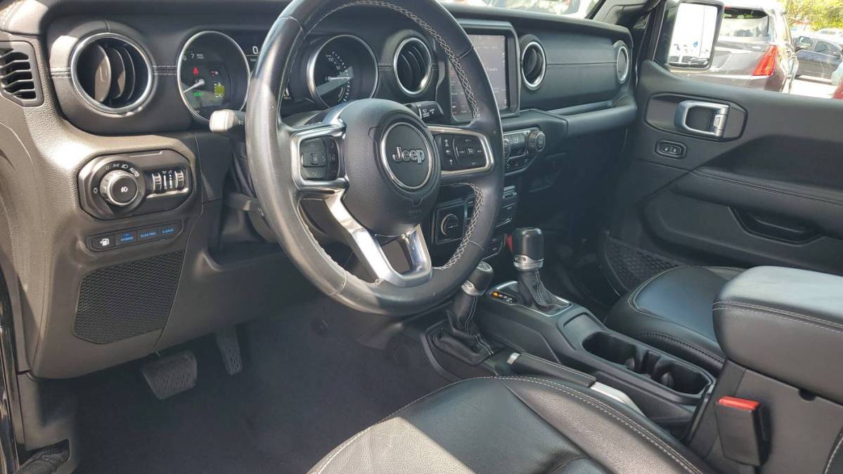2021 Jeep Wrangler - Images - 12