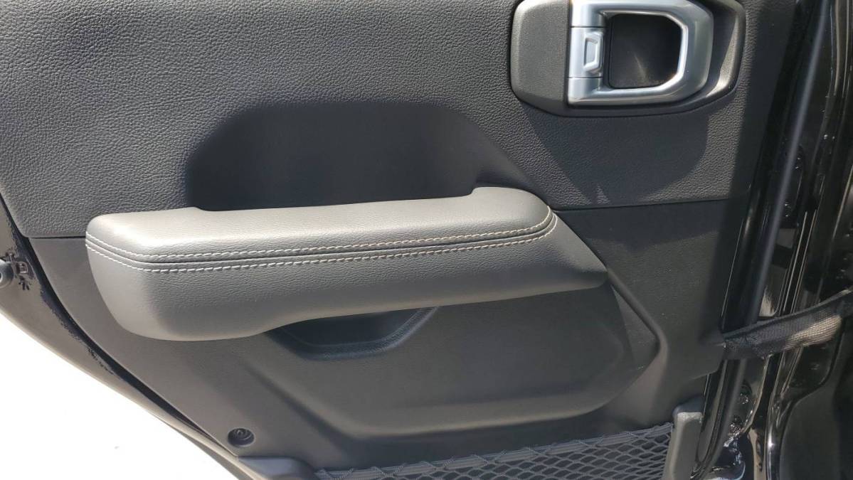 2021 Jeep Wrangler - Images - 21