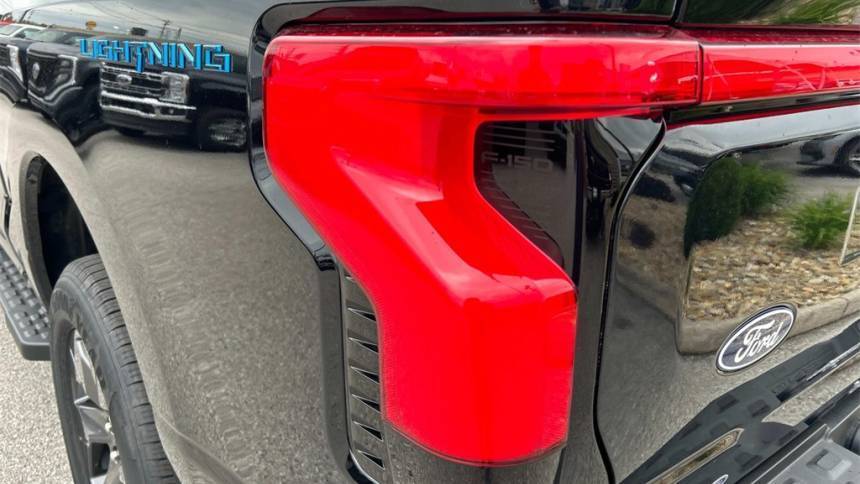 2025 Ford F-150 Lightning - Images - 11