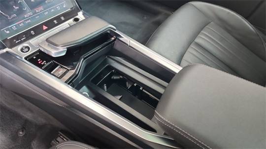2021 Audi e-tron - Images - 17
