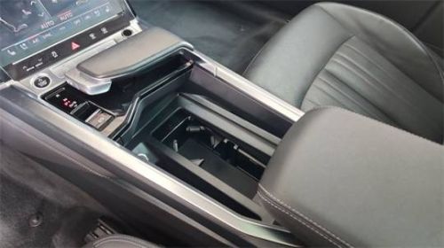 2021 Audi e-tron - Images - 17