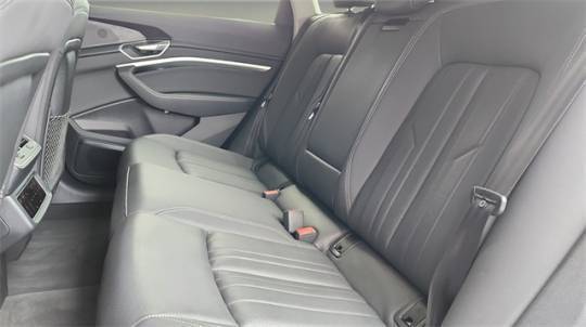 2021 Audi e-tron - Images - 34