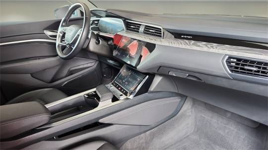 2021 Audi e-tron - Images - 36
