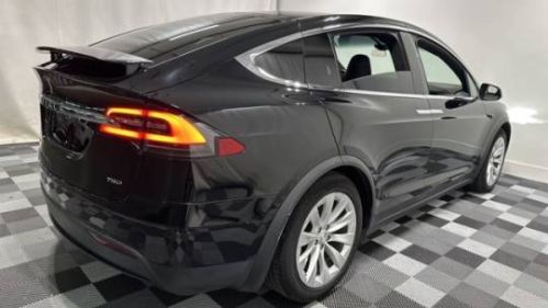 2017 Tesla Model X - Images - 7