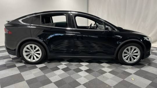 2017 Tesla Model X - Images - 8