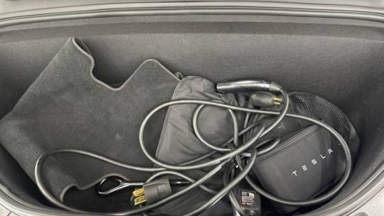 2017 Tesla Model X - Images - 10