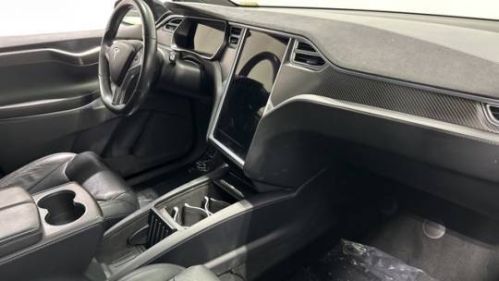 2017 Tesla Model X - Images - 12