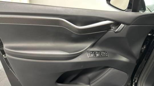 2017 Tesla Model X - Images - 15
