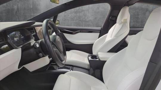 2019 Tesla Model X - Images - 16