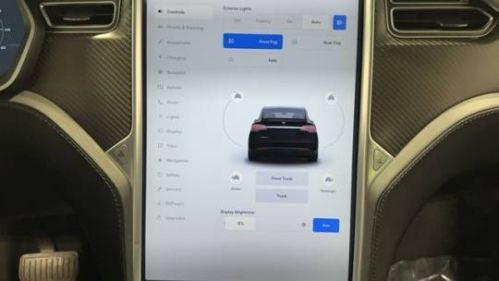 2017 Tesla Model X - Images - 19