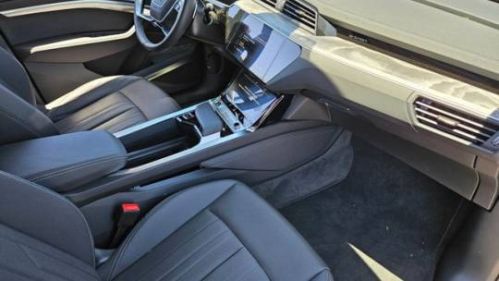 2023 Audi e-tron - Images - 12