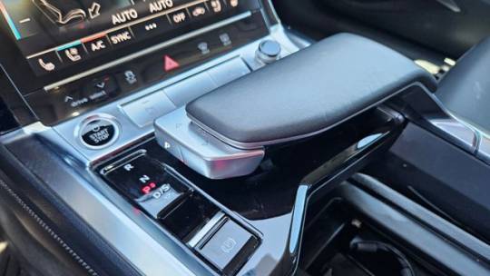 2023 Audi e-tron - Images - 10