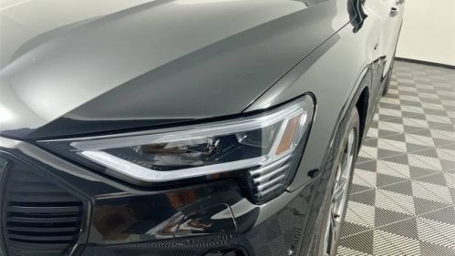 2021 Audi e-tron - Images - 11