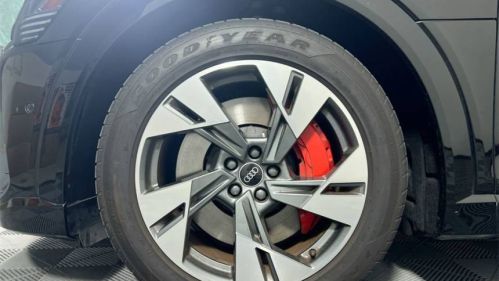 2021 Audi e-tron - Images - 13