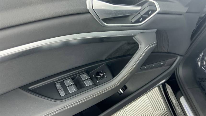2021 Audi e-tron - Images - 16