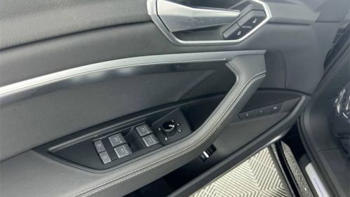 2021 Audi e-tron - Images - 16