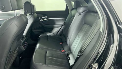 2021 Audi e-tron - Images - 30