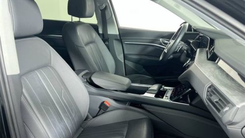 2021 Audi e-tron - Images - 32