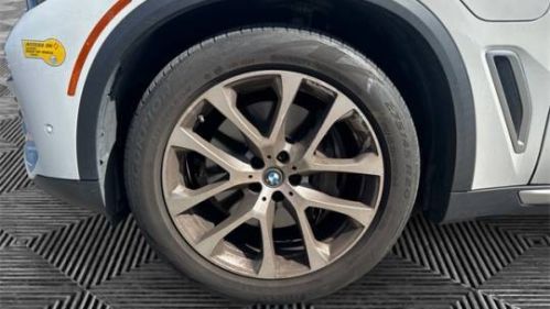 2022 BMW X5 - Images - 14