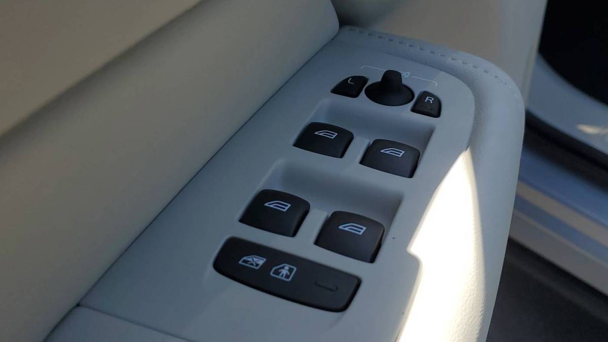 2025 Volvo XC60 - Images - 18