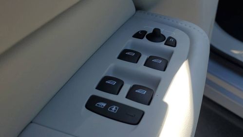 2025 Volvo XC60 - Images - 18