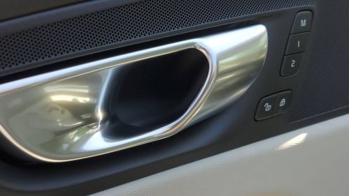 2025 Volvo XC60 - Images - 19