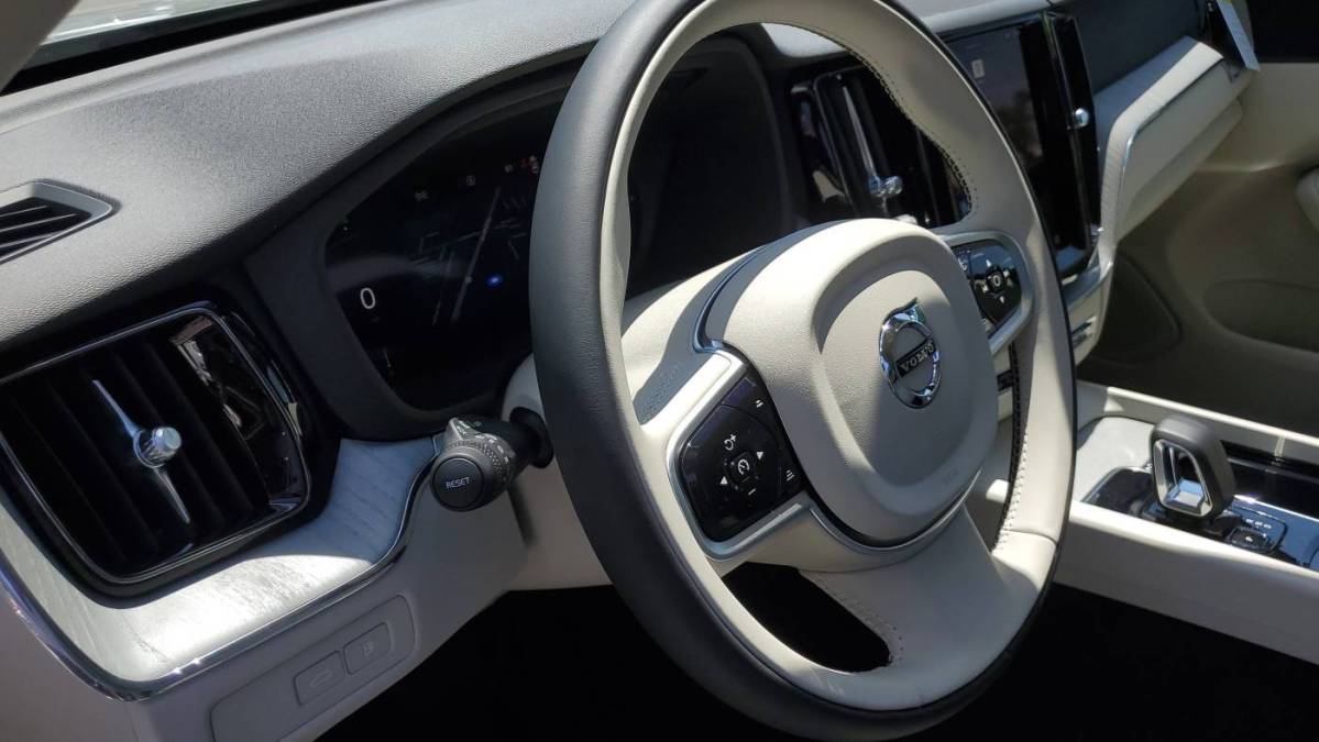 2025 Volvo XC60 - Images - 20