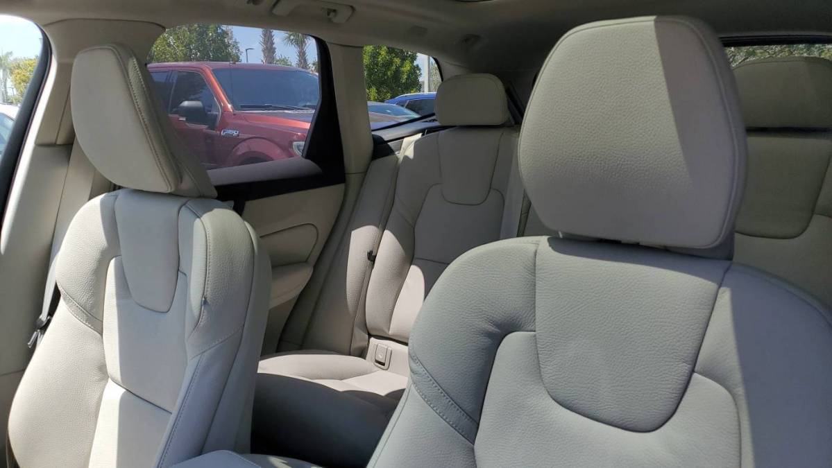 2025 Volvo XC60 - Images - 22