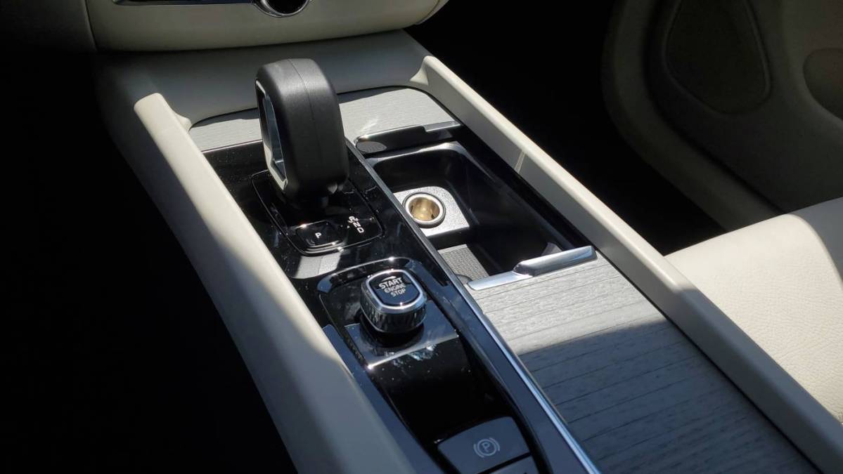 2025 Volvo XC60 - Images - 31