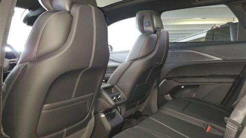 2025 Cadillac Lyriq - Images - 10