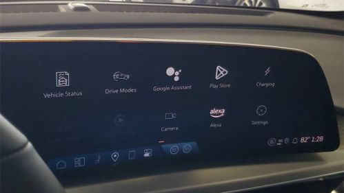 2025 Cadillac Lyriq - Images - 20