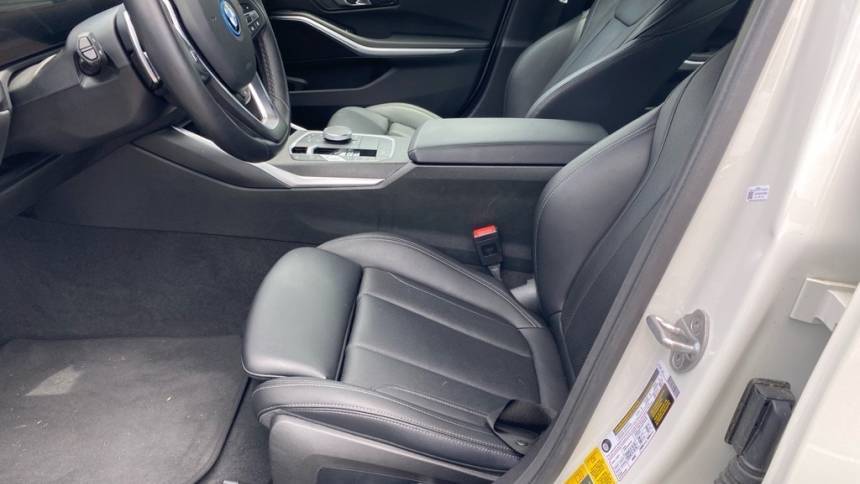 2024 BMW 3 Series - Images - 9