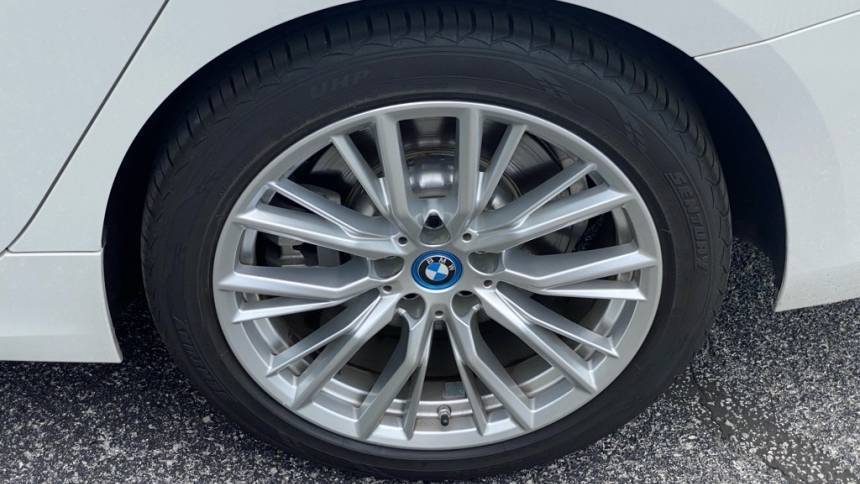2024 BMW 3 Series - Images - 21
