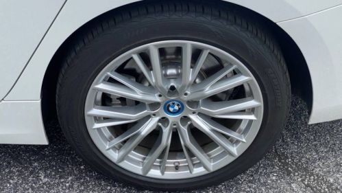 2024 BMW 3 Series - Images - 21