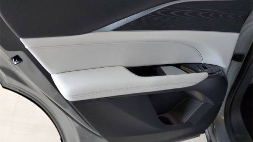 2025 Cadillac Lyriq - Images - 9