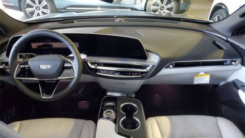 2025 Cadillac Lyriq - Images - 13