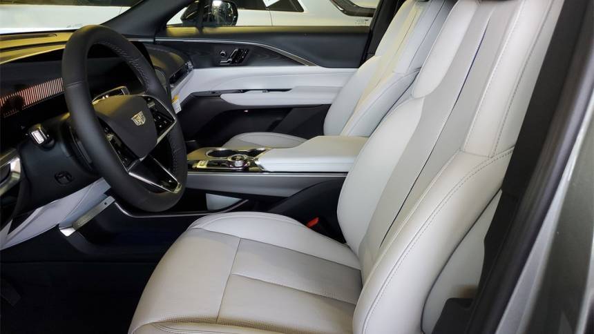 2025 Cadillac Lyriq - Images - 16