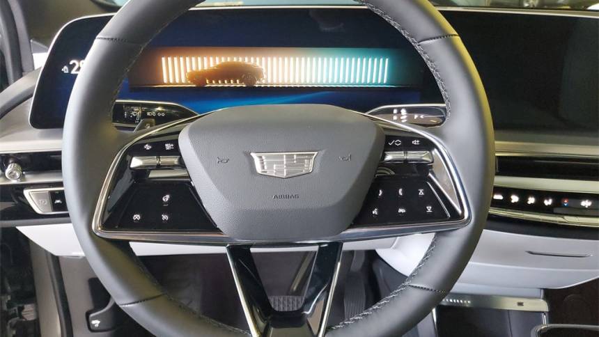 2025 Cadillac Lyriq - Images - 17