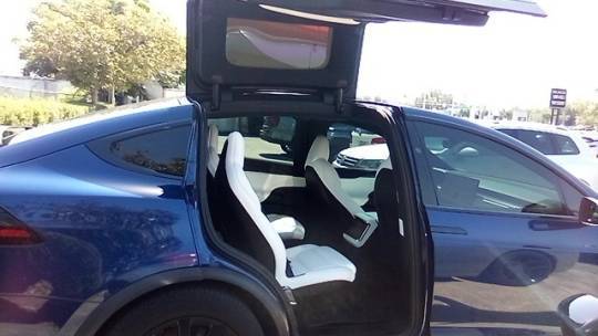 2022 Tesla Model X - Images - 10