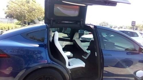 2022 Tesla Model X - Images - 10
