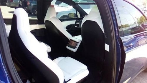 2022 Tesla Model X - Images - 11
