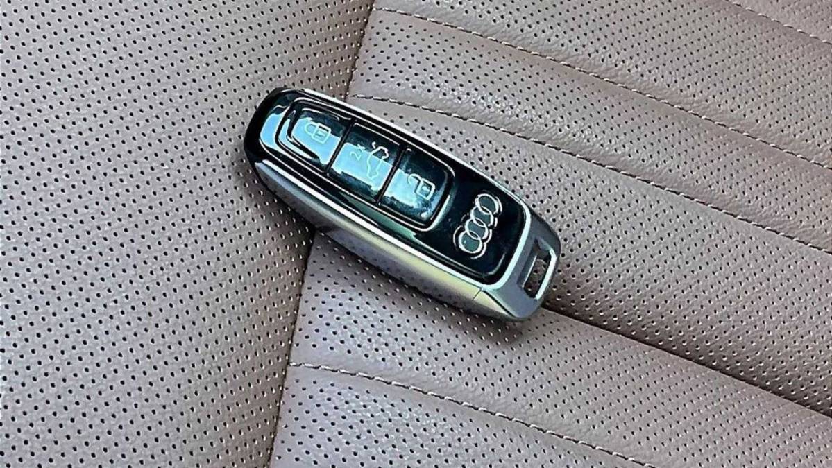 2021 Audi e-tron - Images - 10