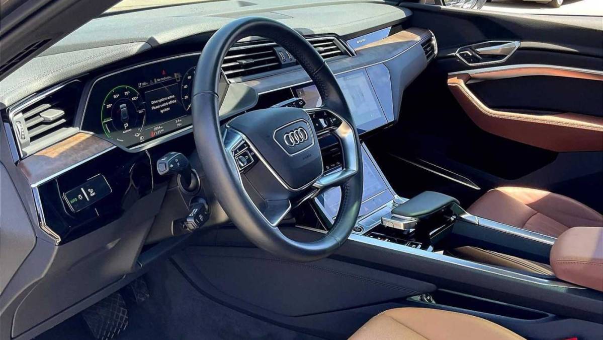 2021 Audi e-tron - Images - 13
