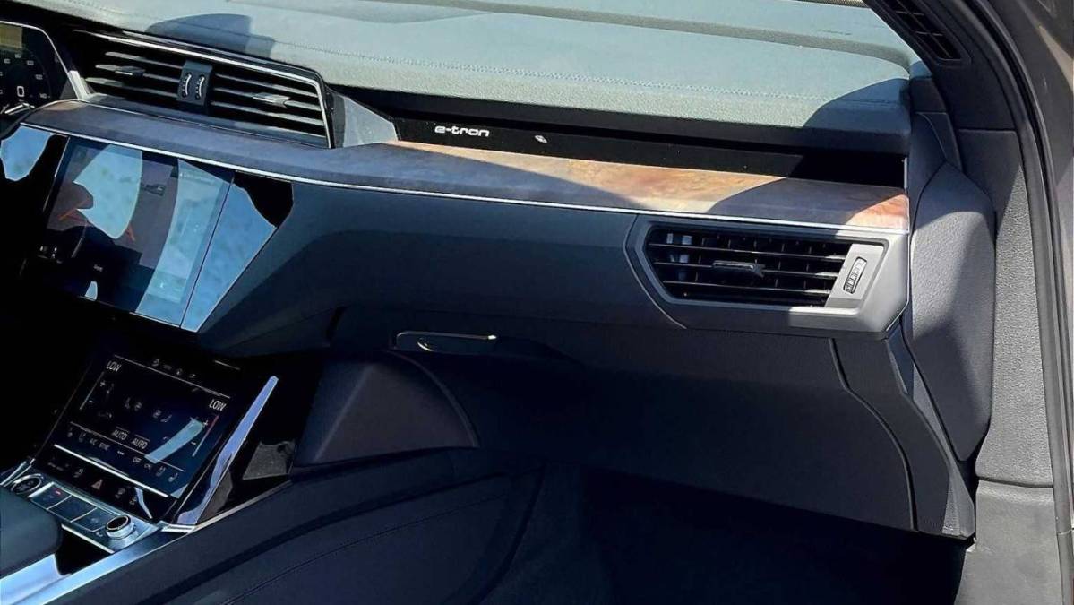2021 Audi e-tron - Images - 15